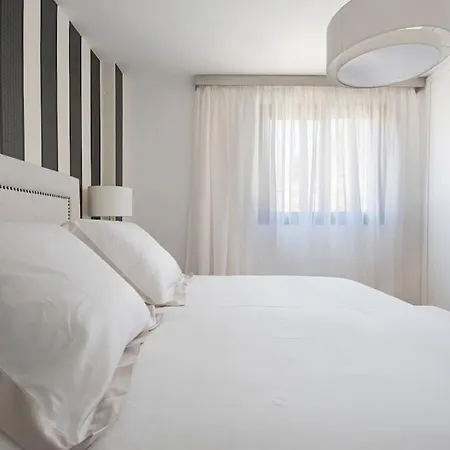 The Luxury Penthouses, 2d Appartement *